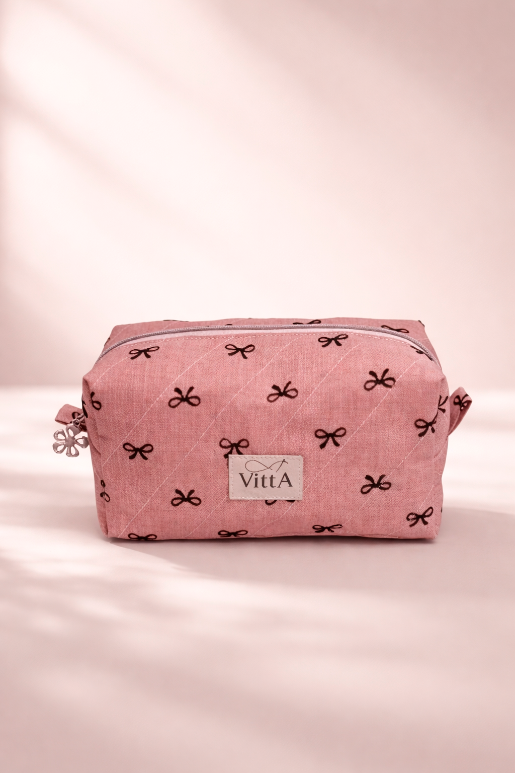 Necessaire rosa laços pretos